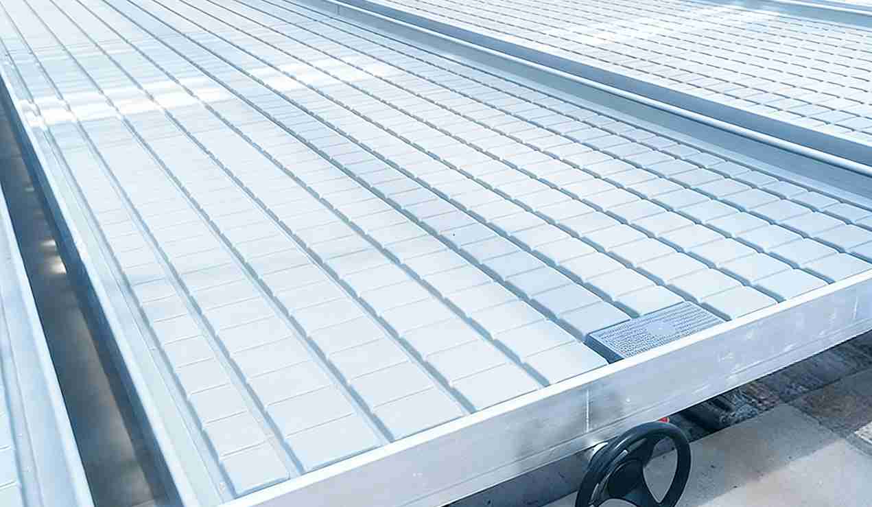 mesh seedling bench for greenhouse nurseries